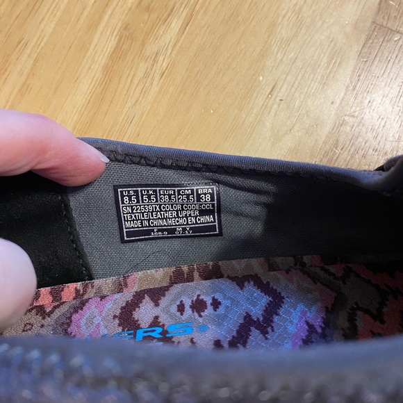 Sketchers slip on with leather - Picture 4 of 7